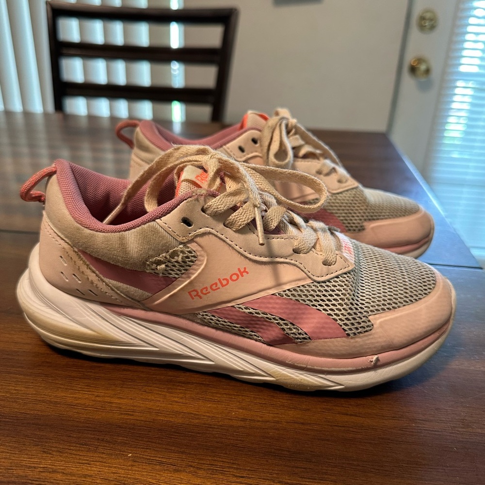 Girl’s Pink Reebok Shoes Size 3 - Picture 6 of 6
